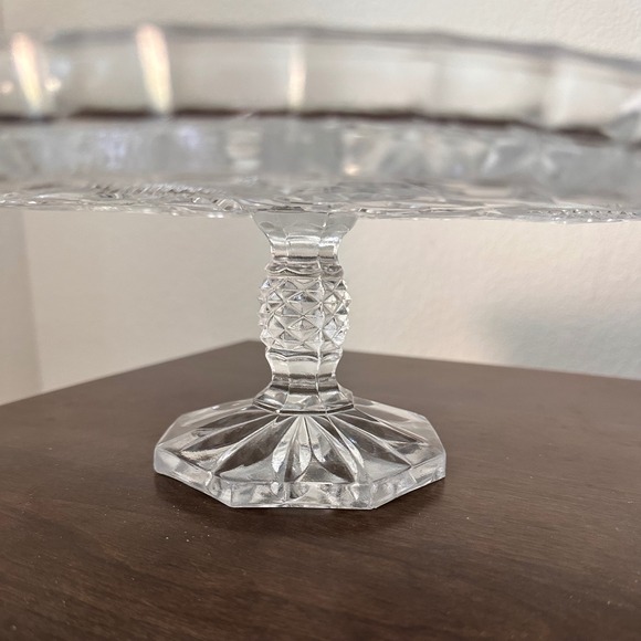 Vintage Clear Glass Pedestal Cake Stand Sunflower Design Footed Cake Plate - Picture 4 of 8
